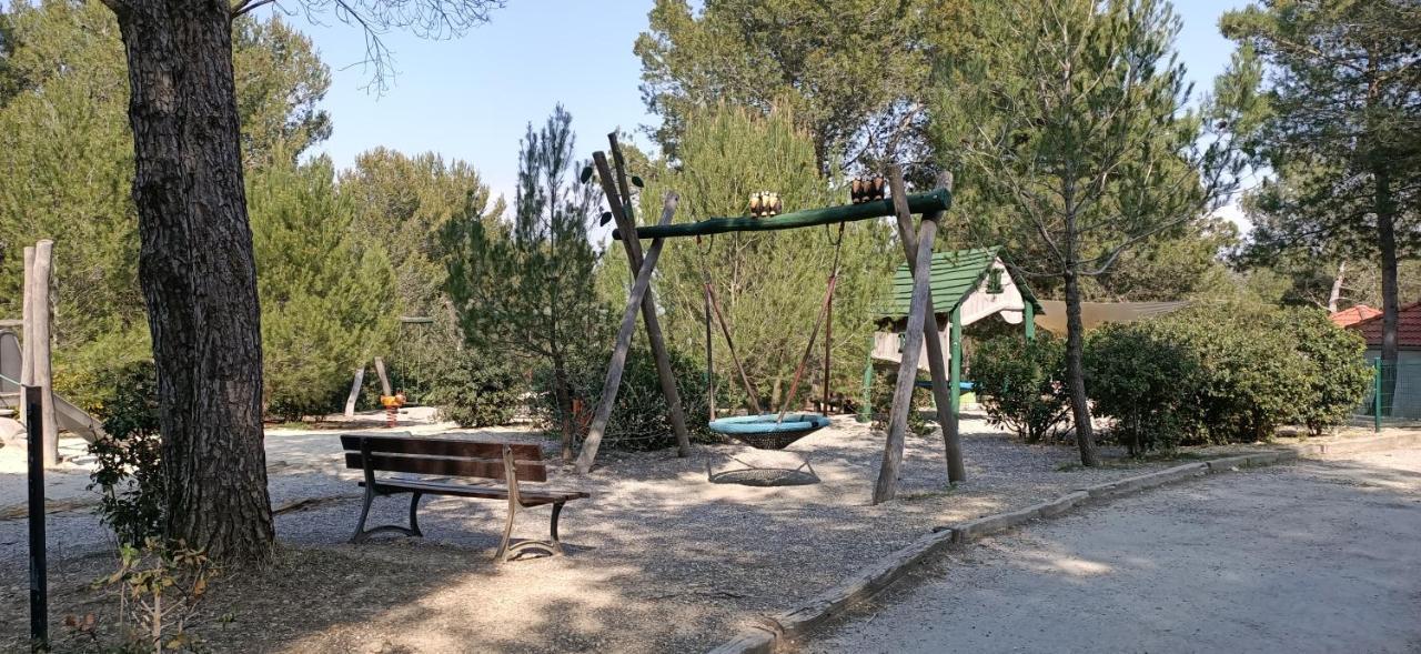 Charmant T2 Climatise Avec Belle Vue , Golf De Pont-Royal Mallemort Exterior photo